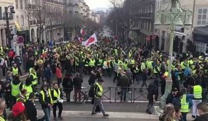 Gilets jaunes à Marseille : les manifestants se dirigent vers la gare Saint-Charles