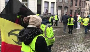 Manifestation à Mons : les Gilets jaunes scandent des slogans