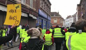 Mons : les Gilets jaunes manifestent dans les rues 