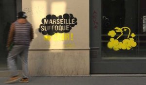 "Marseille suffoque": des graffitis pour dénoncer la pollution