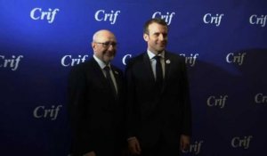Emmanuel Macron arrive au dîner 2019 du Crif