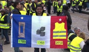 "Gilets jaunes": manifestation dans le calme à Bordeaux (2)
