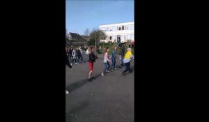 Une flash mob au lycée Pierre-Mendès-France 