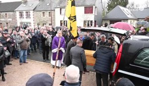 Les obsèques de Yann-Fanch Kemener à Sainte-Tréphine