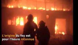 Un local industriel ravagé par les flammes à Crépy-en-Valois