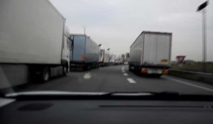 Impressionnante file de camions à Calais