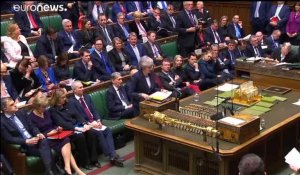 Theresa May inflexible devant la Chambre des communes