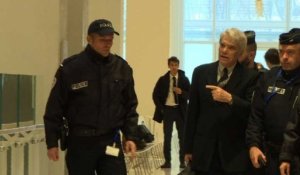 Bernard Tapie arrive au 4e jour de son procès pour "escroquerie"