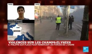 Gilets jaunes : "les policiers tentent de faire évacuer les Champs-Elysée après un journée de tensions et de violences"