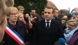 Cimetière juif profané: "on punira", assure Macron en Alsace
