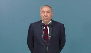 Nazarbaïev: Le Kazakhstan 'doit changer de pouvoir'