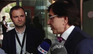 Elio Di Rupo: "Nous n'avons aucune difficulté à consulter la société civile"