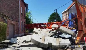 Une grue s'effondre à Comines