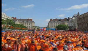 Valenciennes: Les fans néerlandais marquent les esprits au Mondial féminin