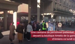 Fin de la gratuité des bus à Amiens: une longue file d'attente devant la boutique Ametis