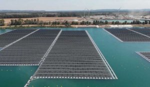 A Piolenc, la première centrale solaire flottante de France