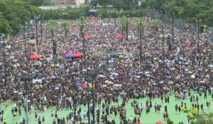 Hong Kong : les manifestants se rassemblent à Victoria Park