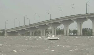 Images de la mer agitée et des vents forts en Floride à l'approche de l'ouragan Dorian