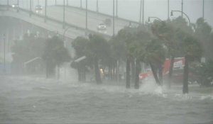 Les vents et la pluie s'intensifient en Floride avant l'ouragan Dorian
