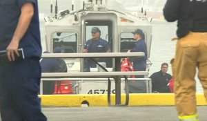 Californie: les garde-côtes au port de Ventura après l'incendie d'un bateau