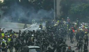 Hong Kong: nouveaux heurts entre policiers et manifestants