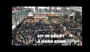 À Hong Kong, un sit-in géant paralyse l&#39;aéroport