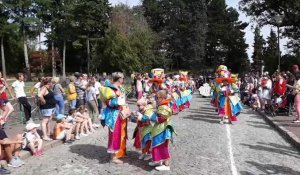 Défilé avec le géant Bimberlot au Quesnoy