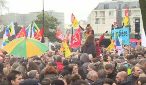 Retraites: les manifestants se rassemblent avant le départ de la manifestation à Nantes