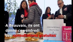 A Beauvais, les avocats en grève donnent des consultations gratuites