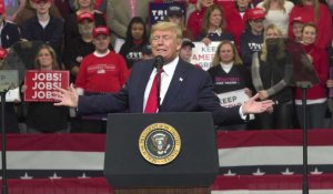 Dans l'Iowa, Trump se moque de son procès en destitution