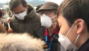 Japon: des passagers du Diamond Princess débarquent après 14 jours de quarantaine