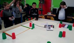 Sains-Richaumont : les collégiens construisent un robot dans un fab-lab du collège