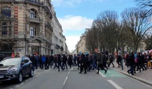 Près d'un millier de manifestants à Lille contre le 49-3 et la réforme des retraites