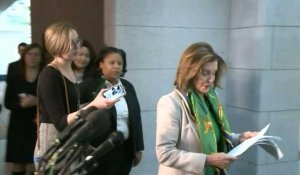 Pelosi arrive pour une réunion de mise en accusation