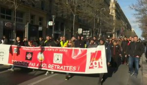 Retraites: les dockers mobilisés à Marseille