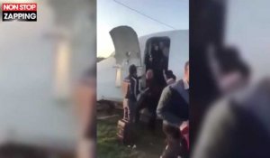 Iran : un avion rate son atterrissage et termine sur une autoroute (vidéo)