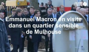 Emmanuel Macron en visite dans un quartier sensible de Mulhouse