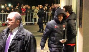 20 h 52, les stars du PSG arrivent à leur hôtel à Lorient...