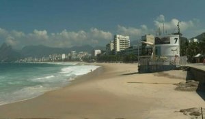Coronavirus : la plage d'Ipanema desertée après la fermeture des plages de Rio de Janeiro