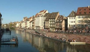 Beau temps: les quais de l'Ill bondés à Strasbourg