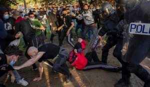 A Madrid, la colère des militants anti-fascistes contre la tenue d'un meeting du parti Vox