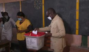 Bénin: le président Patrice Talon vote au premier tour de la présidentielle