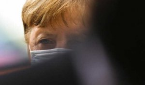Sous pression politique et économique, Angela Merkel présente des excuses