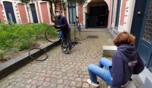 A Lille, un réparateur de vélos à domicile