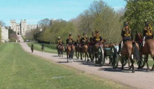 Un régiment monté arrive à Windsor pour les funérailles du prince Philip