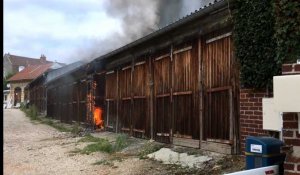 Des garages en feu rue des Finets à Clermont