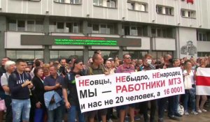 Biélorussie: la plus grande usine de tracteurs en grève et en marche pour protester