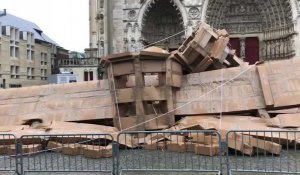 Amiens: la cathédrale en carton n'a pas tenu face aux vents violents