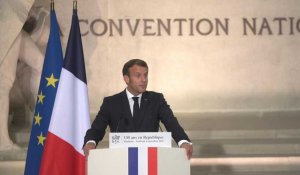 Macron promet "d'aller plus loin, plus fort" dans l'égalité des chances