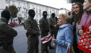 Bélarus : Svetlana Tikhanovskaïa reçue à Varsovie, deux figures de l'opposition incarcérées